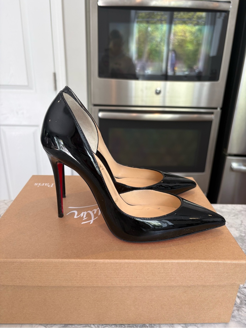 Christian Louboutin Black Patent Pointed Toe Pumps with Red Soles Like New - Picture 6 of 6